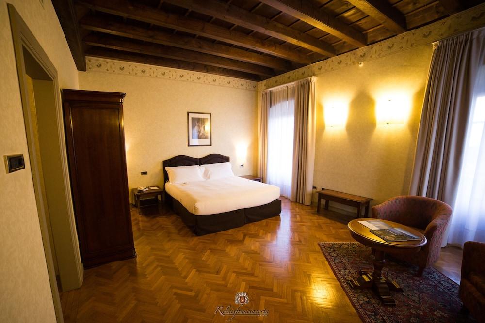 Relaisfranciacorta 4*