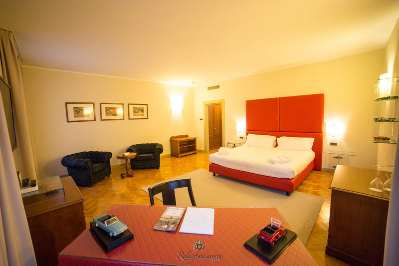 Relaisfranciacorta 4*
